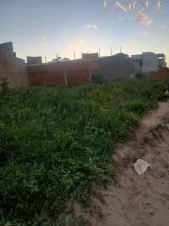 Terreno com 180 metros em área residencial no bairro Aruana, excelente oportunidade.