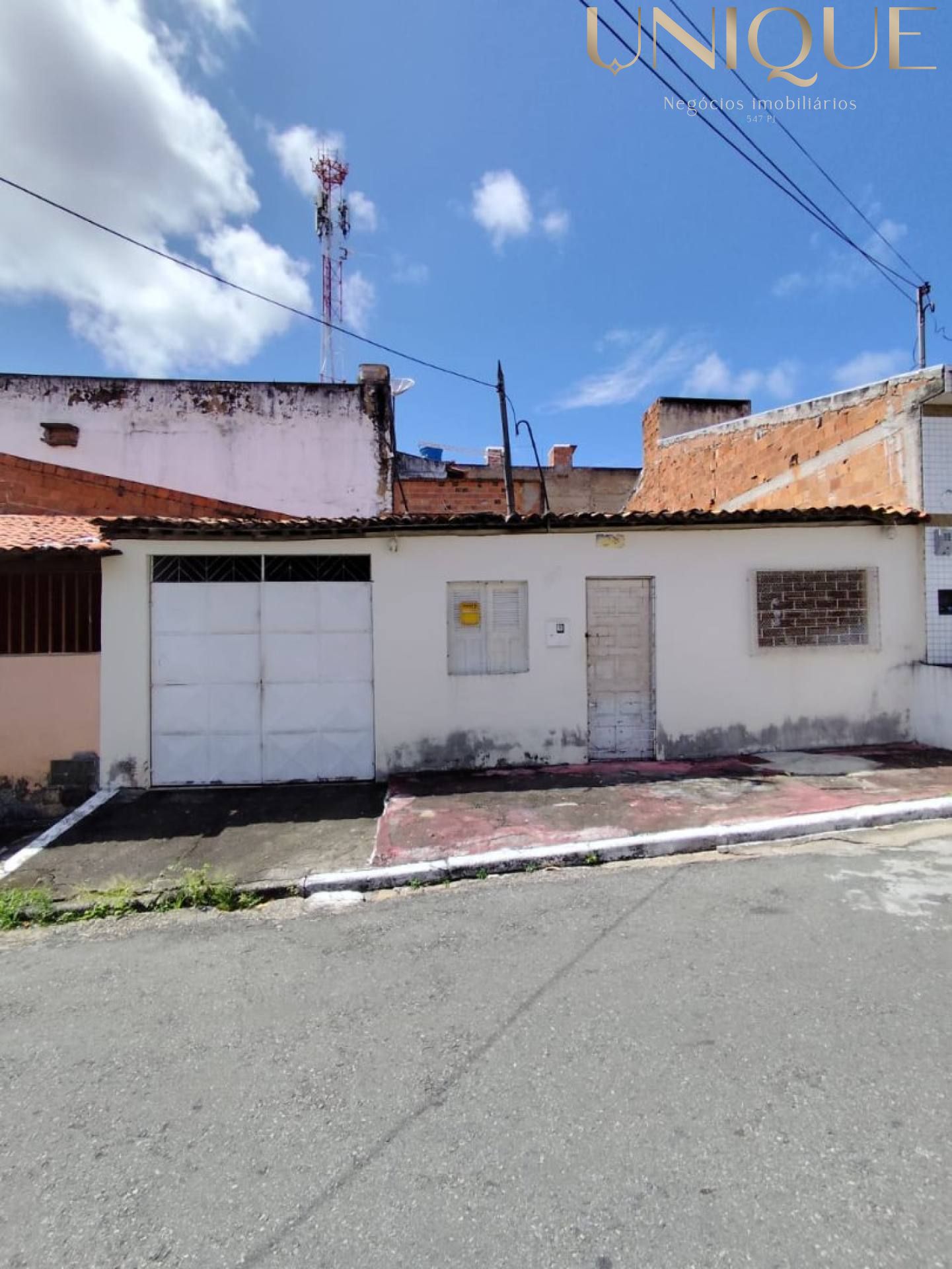 Duas casas no mesmo terreno, no bairro Cirurgia