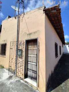 Duas casas no mesmo terreno, no bairro Cirurgia