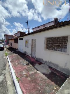 Duas casas no mesmo terreno, no bairro Cirurgia