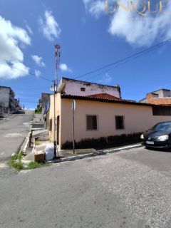 Duas casas no mesmo terreno, no bairro Cirurgia