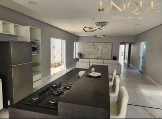 Casa ampla próximo à Praia de Atalaia