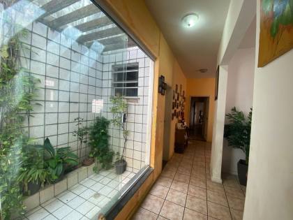 Casa ampla e sofisticada à venda no bairro Luzia!