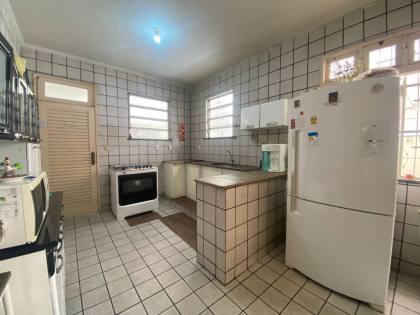 Casa ampla e sofisticada à venda no bairro Luzia!