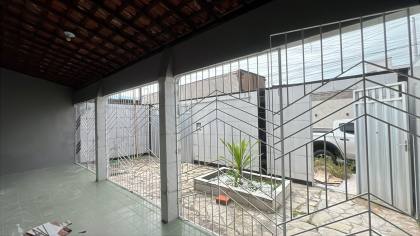 Excelente casa com 3 Quartos, sendo um suíte no Orlando Dantas.