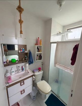 Apartamento com 3 Quartos, sendo uma suíte no Condomínio Ariovaldo Souza.