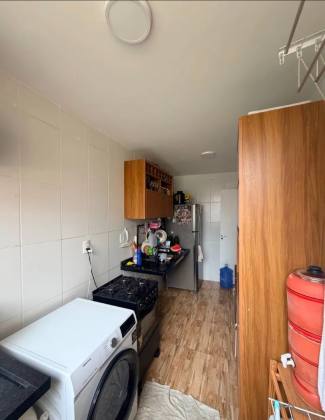 Apartamento com 3 Quartos, sendo uma suíte no Condomínio Ariovaldo Souza.