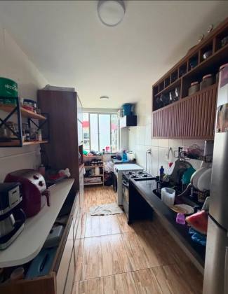 Apartamento com 3 Quartos, sendo uma suíte no Condomínio Ariovaldo Souza.