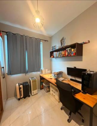 Apartamento com 3 Quartos, sendo uma suíte no Condomínio Ariovaldo Souza.