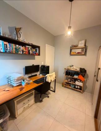 Apartamento com 3 Quartos, sendo uma suíte no Condomínio Ariovaldo Souza.