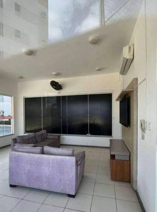 Apartamento com 3 Quartos, sendo uma suíte no Condomínio Ariovaldo Souza.