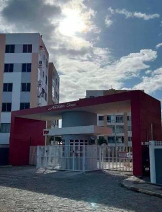 Apartamento com 3 Quartos, sendo uma suíte no Condomínio Ariovaldo Souza.