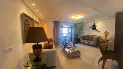 Excelente apartamento com 4 quartos no Lê Bistrol.
