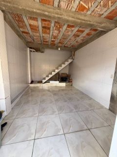 Oportunidade: Casa de andar no 18 do Forte