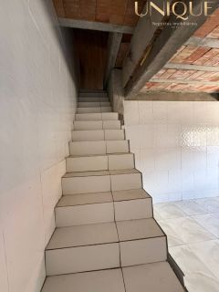 Oportunidade: Casa de andar no 18 do Forte