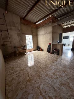 Oportunidade: Casa de andar no 18 do Forte