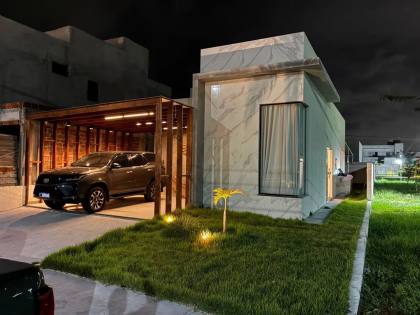 CASA DE ESQUINA EXCLUSIVA NO CONDOMÍNIO PÉ NA AREIA - SOL E PRAIA | BARRA DOS COQUEIROS