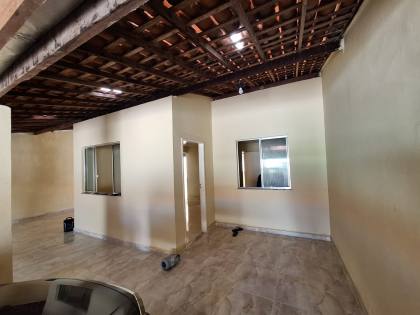 Excelente casa com 3 Quartos no Bairro Aruana.