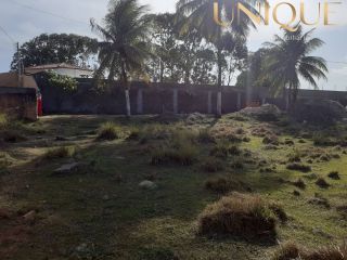 Lote a 500m da praia em rua pública - no Robalo