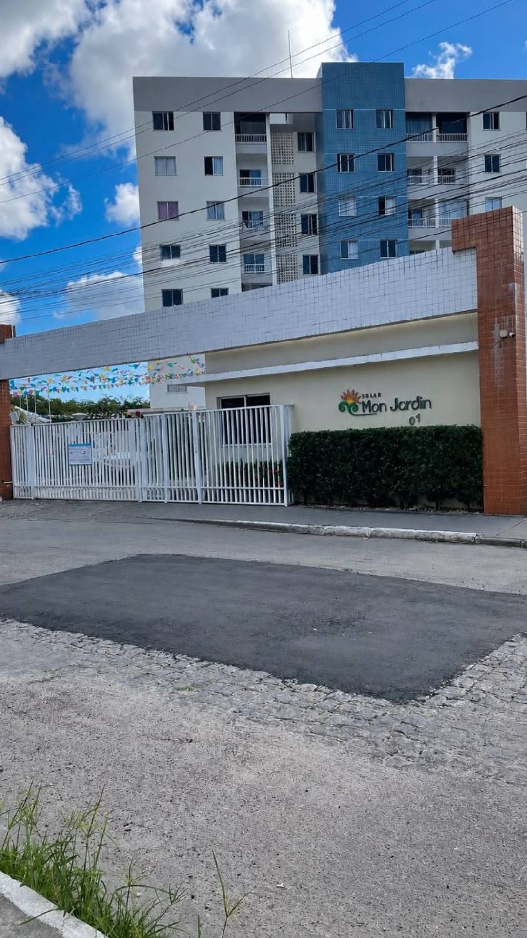 Apartamento com 3 Quartos, sendo um suíte no Residencial Solar Mon Jardin.