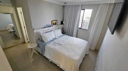 Excelente apartamento com 2 quartos, sendo duas suítes no Condomínio Jouberto Uchoa.