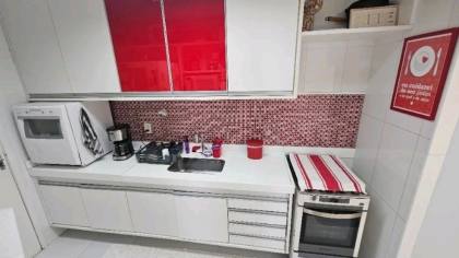 Excelente apartamento com 2 quartos, sendo duas suítes no Condomínio Jouberto Uchoa.