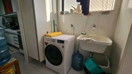 Excelente apartamento com 2 quartos, sendo duas suítes no Condomínio Jouberto Uchoa.