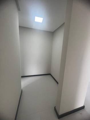 CASA A VENDA NA BARRA DOS COQUEIROS- CONDOMINIO VILLAREDO