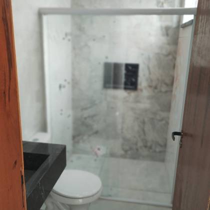 Excelente casa com 2 quartos, sendo um suíte no Luar da Barra II.