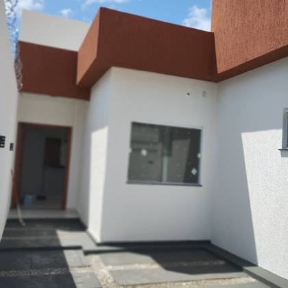 Excelente casa com 2 quartos, sendo um suíte no Luar da Barra II.