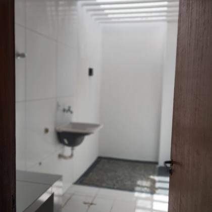 Excelente casa com 2 quartos, sendo um suíte no Luar da Barra II.