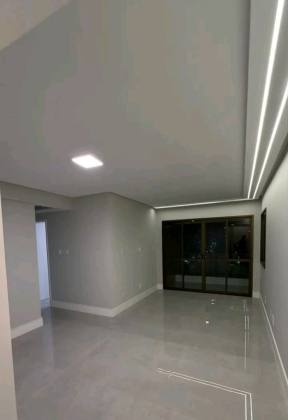 Excelente apartamento reformado com 3 quartos, sendo um suíte no Tivoli Residence, Bairro Jardins.