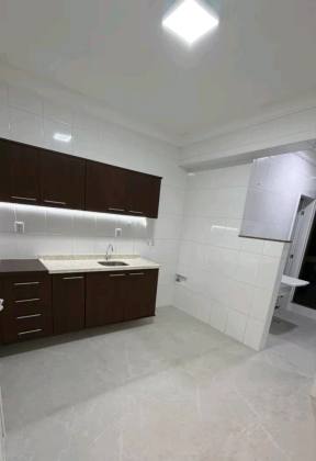 Excelente apartamento reformado com 3 quartos, sendo um suíte no Tivoli Residence, Bairro Jardins.