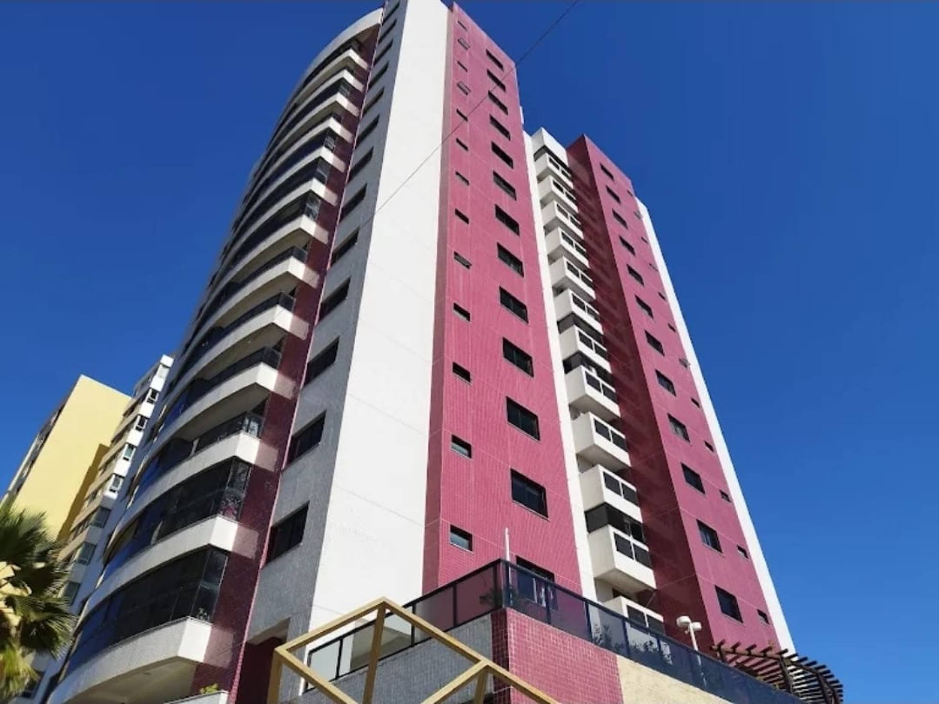 Excelente Apartamento mobiliado no Edifício Parque Arena, Bairro Atalaia.