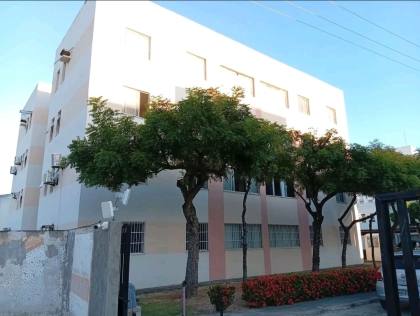 Apartamento com 3 quartos, sendo um suíte no Condomínio Santa Cecília, Bairro Atalaia.