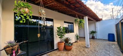 2/4 com Piscina na Aruana
