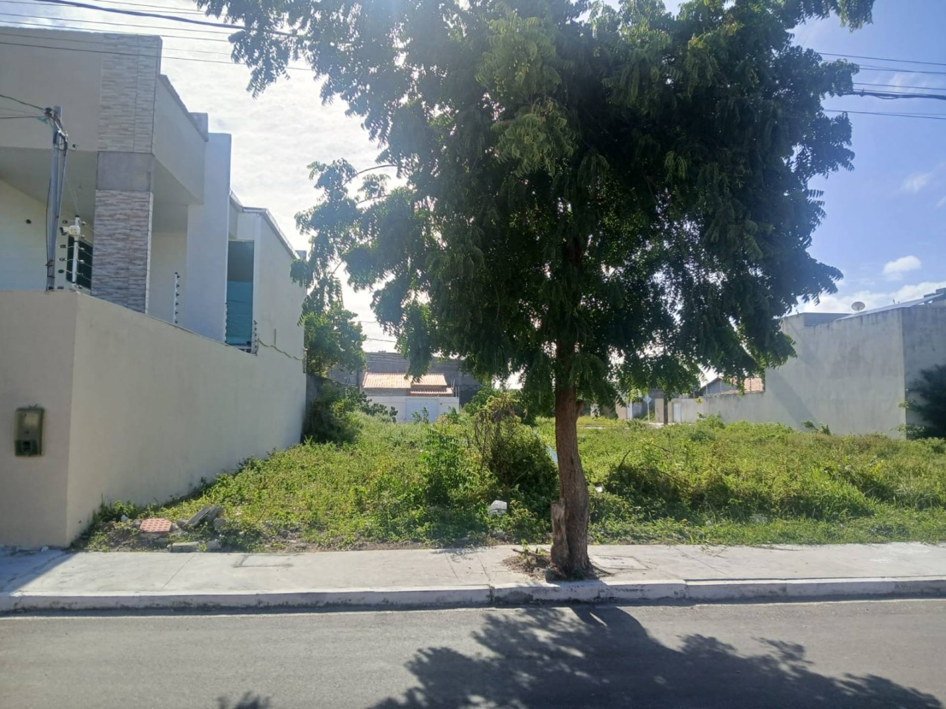 Excelente terreno residencial no Loteamento Costa Verde II, Bairro Aruana.