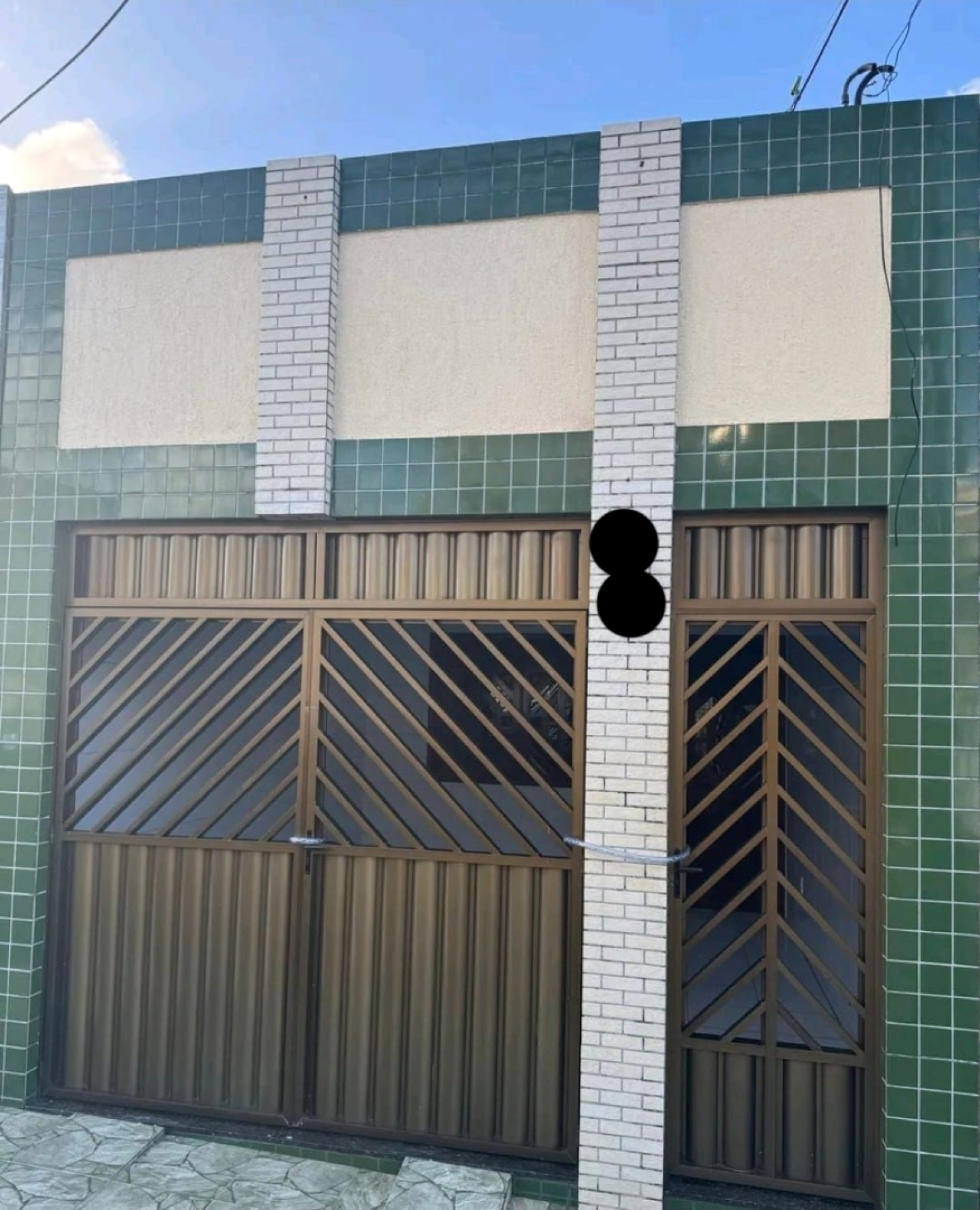 Linda casa com 3 quartos, sendo um suíte no Bairro Santo Antônio.