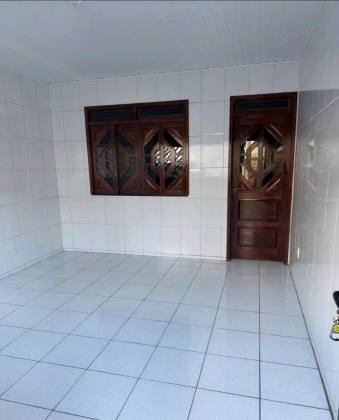 Linda casa com 3 quartos, sendo um suíte no Bairro Santo Antônio.