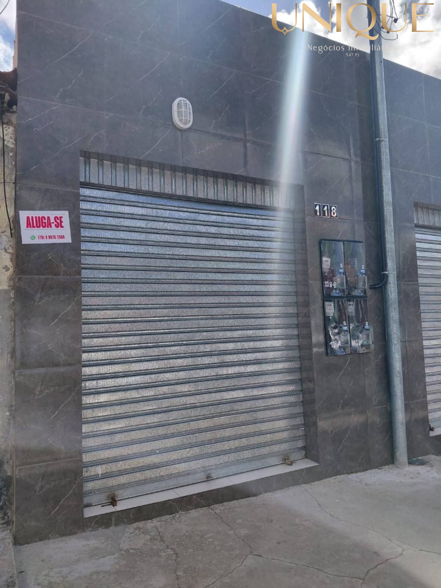Vendo prédio com 2 pontos comerciais e casa no fundo