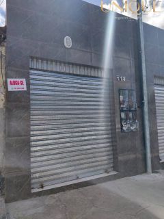 Vendo prédio com 2 pontos comerciais e casa no fundo
