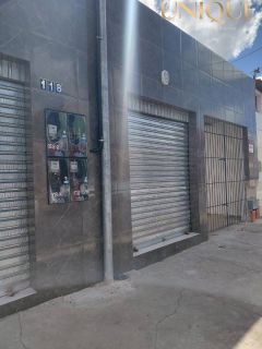 Vendo prédio com 2 pontos comerciais e casa no fundo