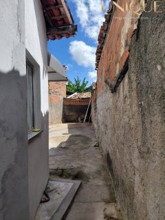 Vendo prédio com 2 pontos comerciais e casa no fundo