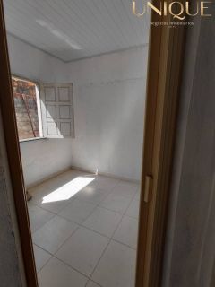 Vendo prédio com 2 pontos comerciais e casa no fundo
