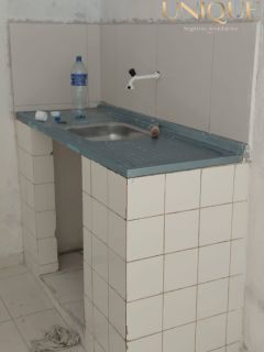 Vendo prédio com 2 pontos comerciais e casa no fundo