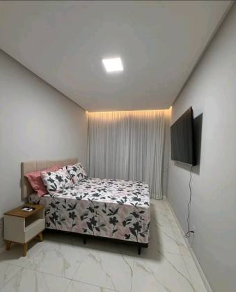 Excelente apartamento com 3 quartos, sendo um suíte no Edifício Clea, bairro Luzia.