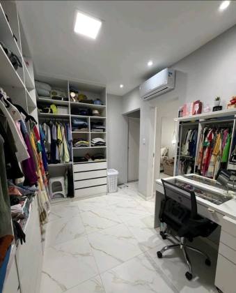 Excelente apartamento com 3 quartos, sendo um suíte no Edifício Clea, bairro Luzia.