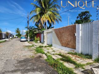 Casa de 2/4 e 1 suíte na Aruana