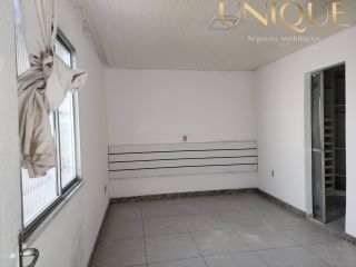 Casa de 2/4 e 1 suíte na Aruana