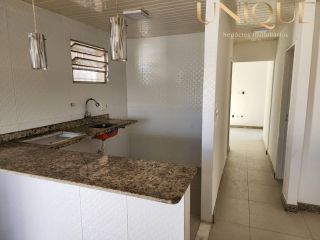 Casa de 2/4 e 1 suíte na Aruana